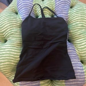 Black Lululemon tank